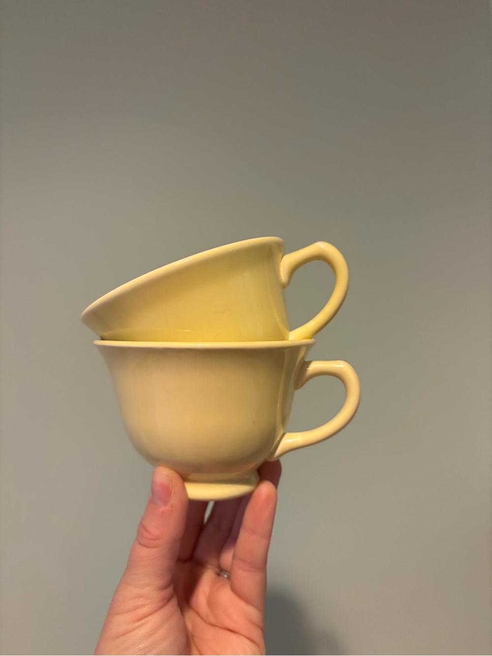 Vintage yellow “El Patio" pattern produced by Franciscan Pottery 💛 set of 2